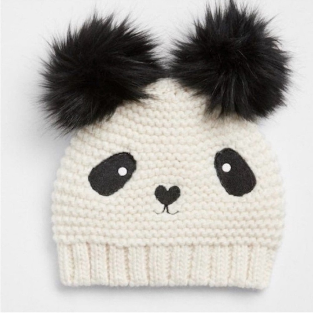 GAP absolutely adorable knit panda hat! Minimally used, fully cleaned! Size S/M